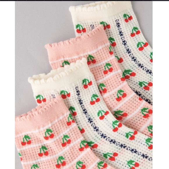 New American Eagle Cherry Stripes Boyfriend Socks 2-Pack Women - Picture 3 of 4